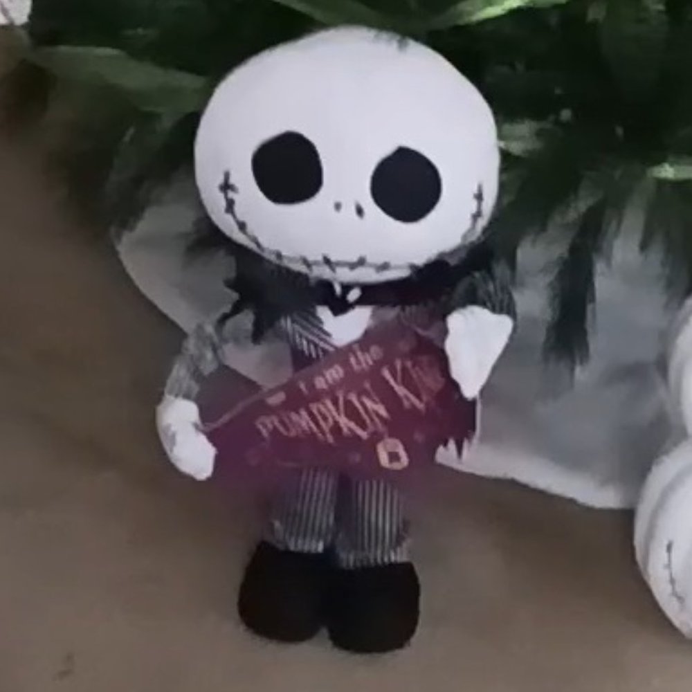 The nightmare before Christmas "THE PUMPKIN KING JACK SKELLINGTON" Standable Plu